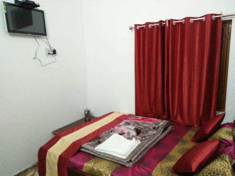 Hotel Himgiri Badrinath roomHotel Himgiri