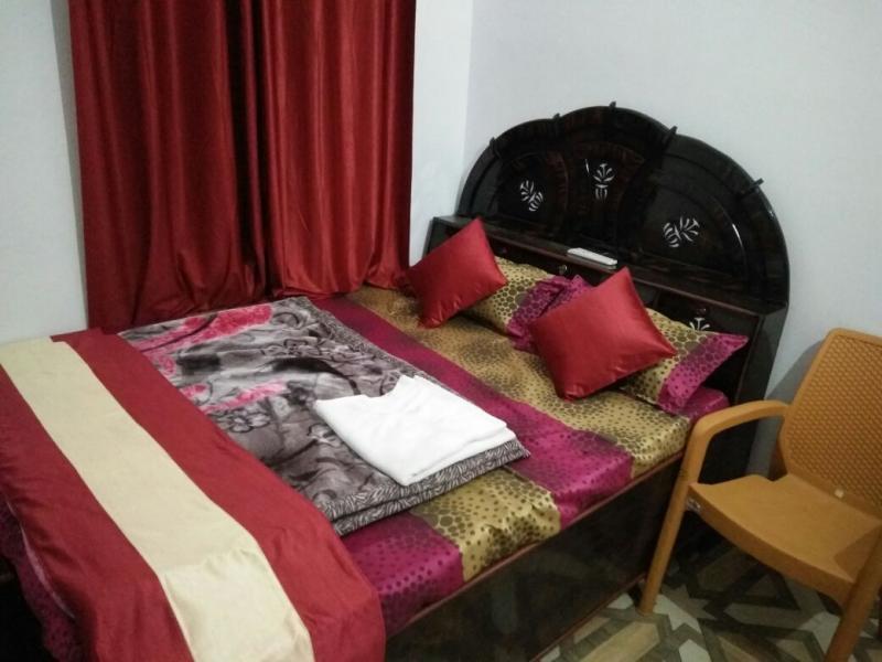 Hotel Himgiri Badrinath roomHotel Himgiri