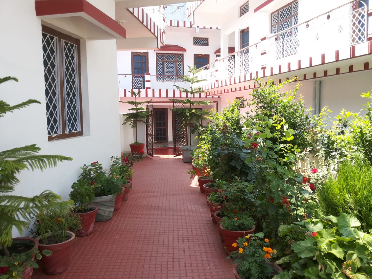 Hotel Raj Palace Guptkashi room